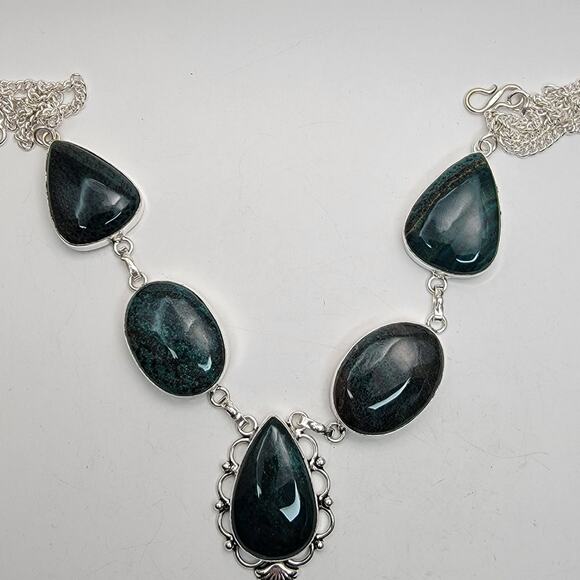 Moss Agate Sterling Silver Necklace - Elegant Shell Design Pendant 22-Inch - Picture 4 of 8